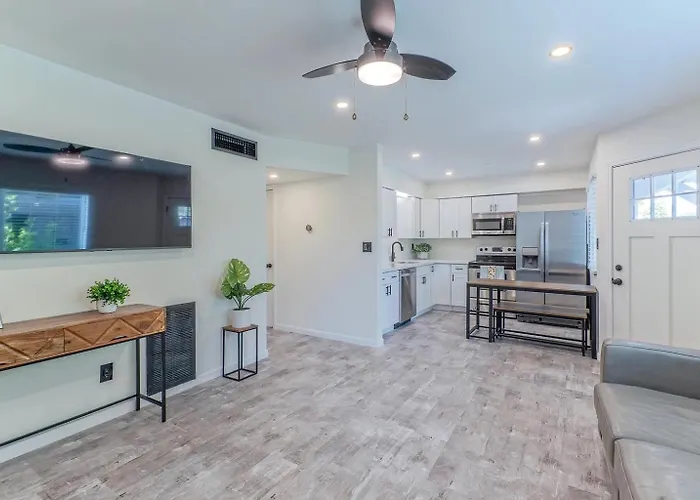 Downtown Retreat Near Asu & Mill Avenue Tempe